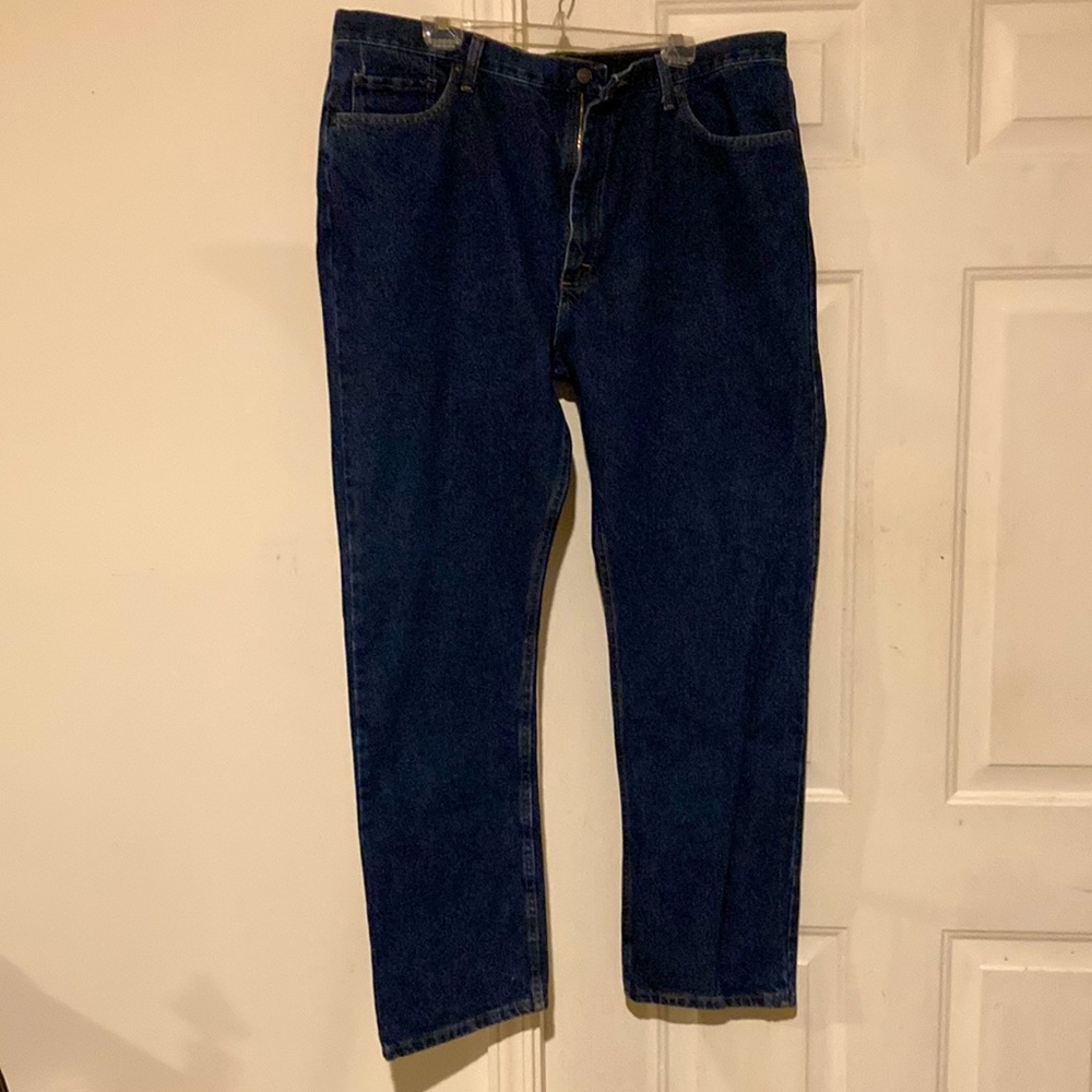 Men’s dark blue wrangler jeans..relaxed fit